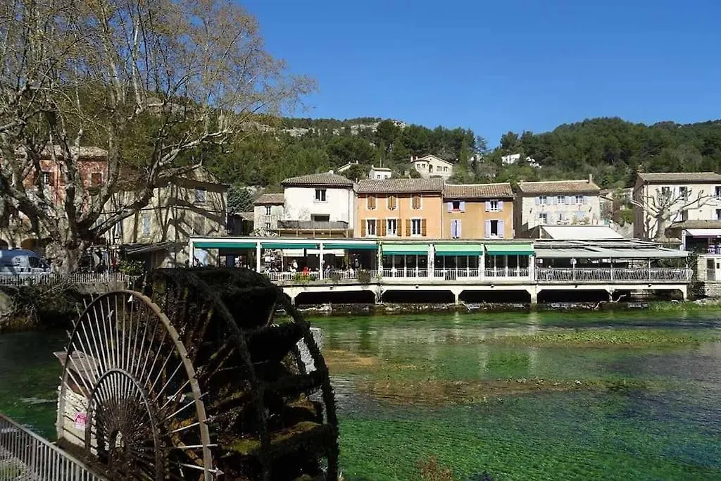 Gite Aux Bons Voisins Gordes 0*,  France